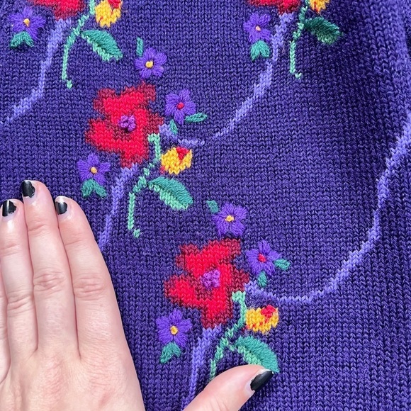 vintage • 80s intarsia floral cardigan sweater purple wool Susan Bristol - Picture 7 of 8